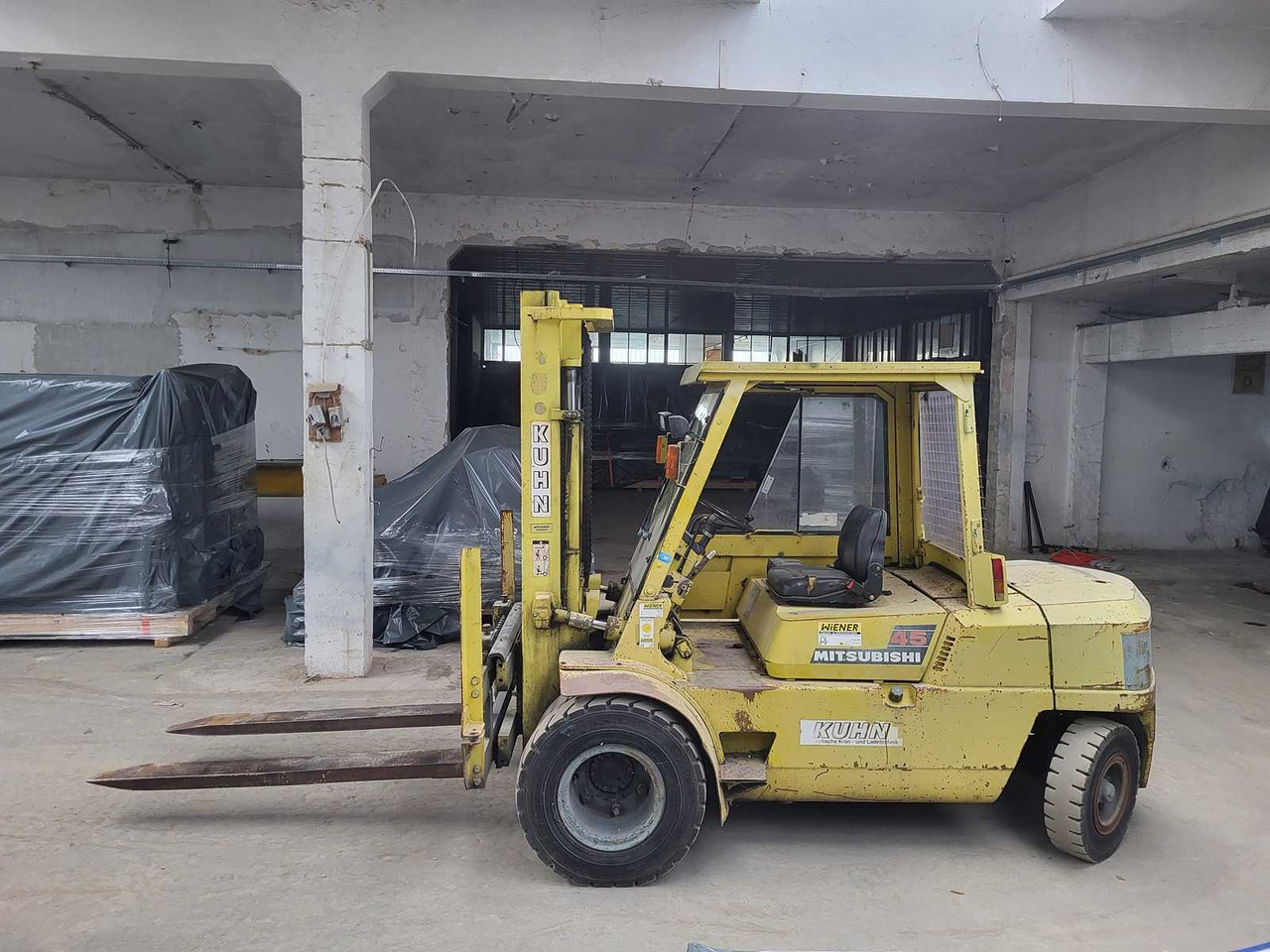 MITSUBISHI - FD45 - FORKLIFT TRUCKS - 1991 - رافعة شوكية: صورة 2 MITSUBISHI - FD45 - FORKLIFT TRUCKS - 1991 - رافعة شوكية: صورة 2