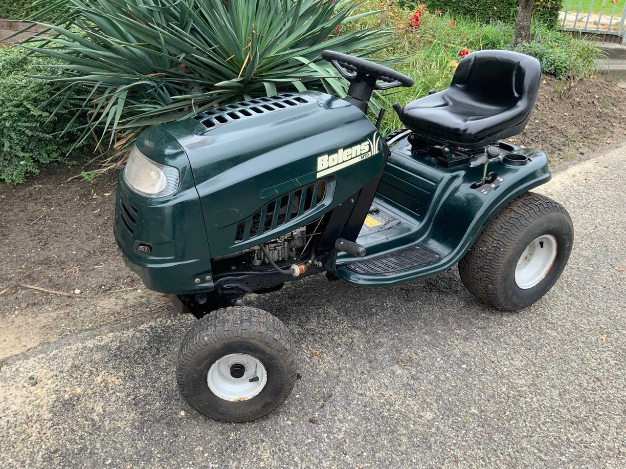 MTD BL135/96 - جزازة أعشاب الحدائق: صورة 1 MTD BL135/96 - جزازة أعشاب الحدائق: صورة 1