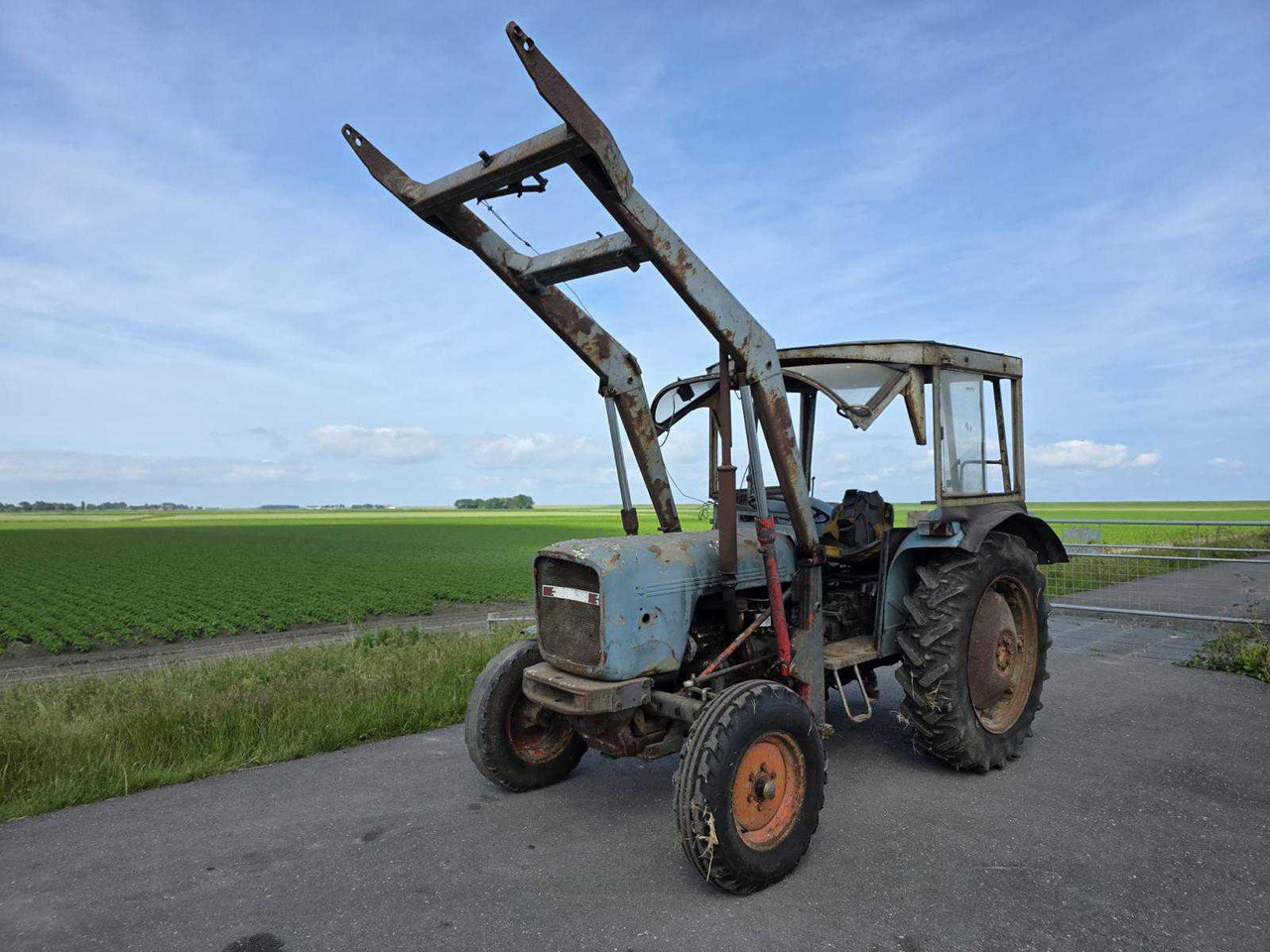 Massey Ferguson Koningstiger 74 - جرار: صورة 1 Massey Ferguson Koningstiger 74 - جرار: صورة 1