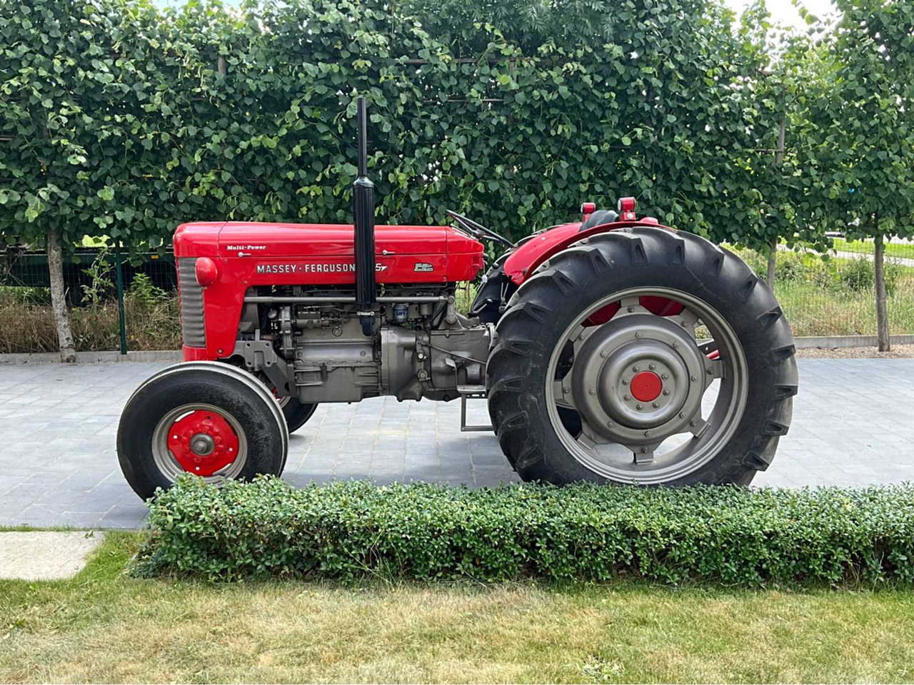 Massey Ferguson - جرار: صورة 2 Massey Ferguson - جرار: صورة 2