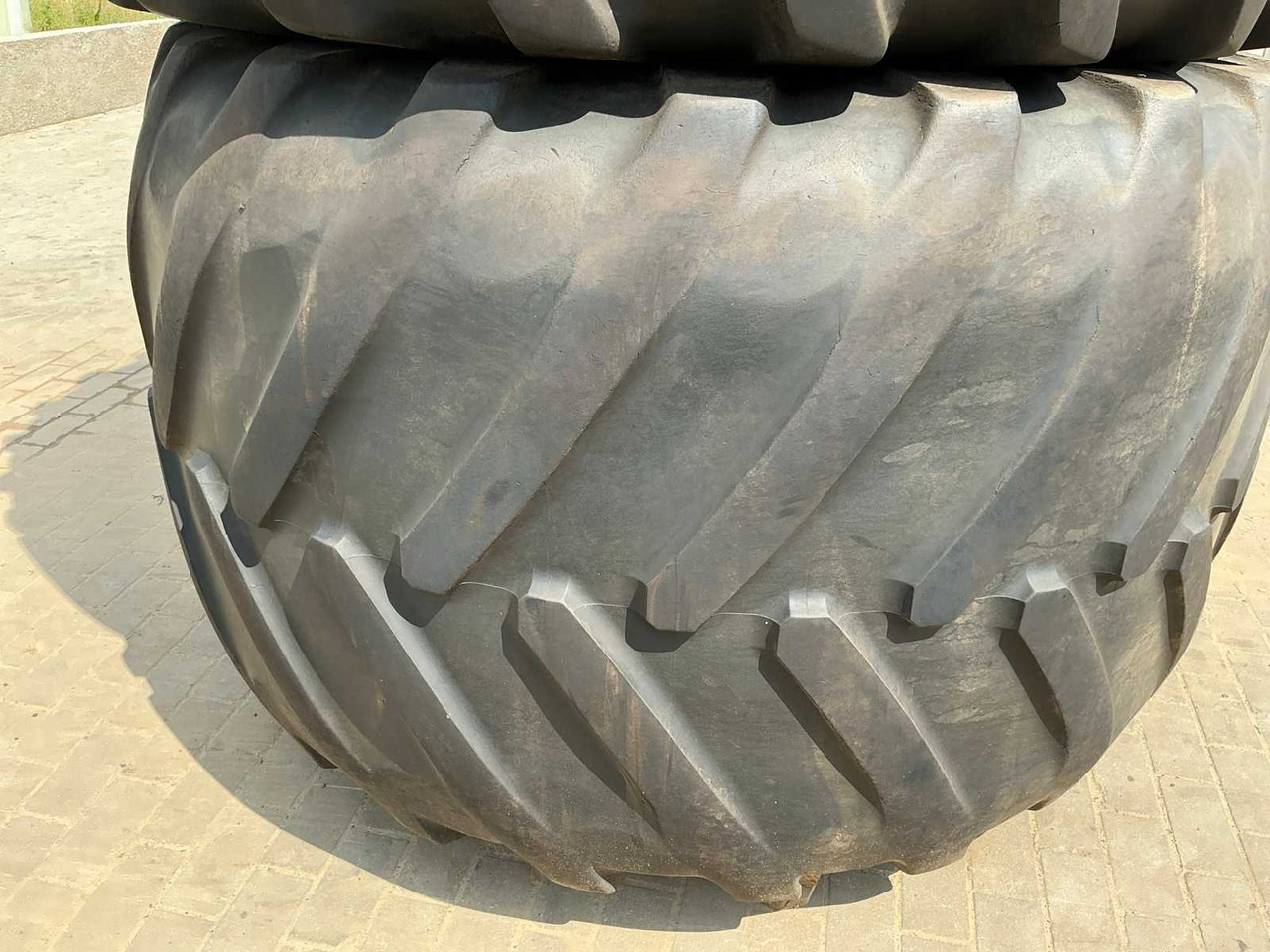 Michelin BKT - الإطارات والجنوط - جرار: صورة 5 Michelin BKT - الإطارات والجنوط - جرار: صورة 5