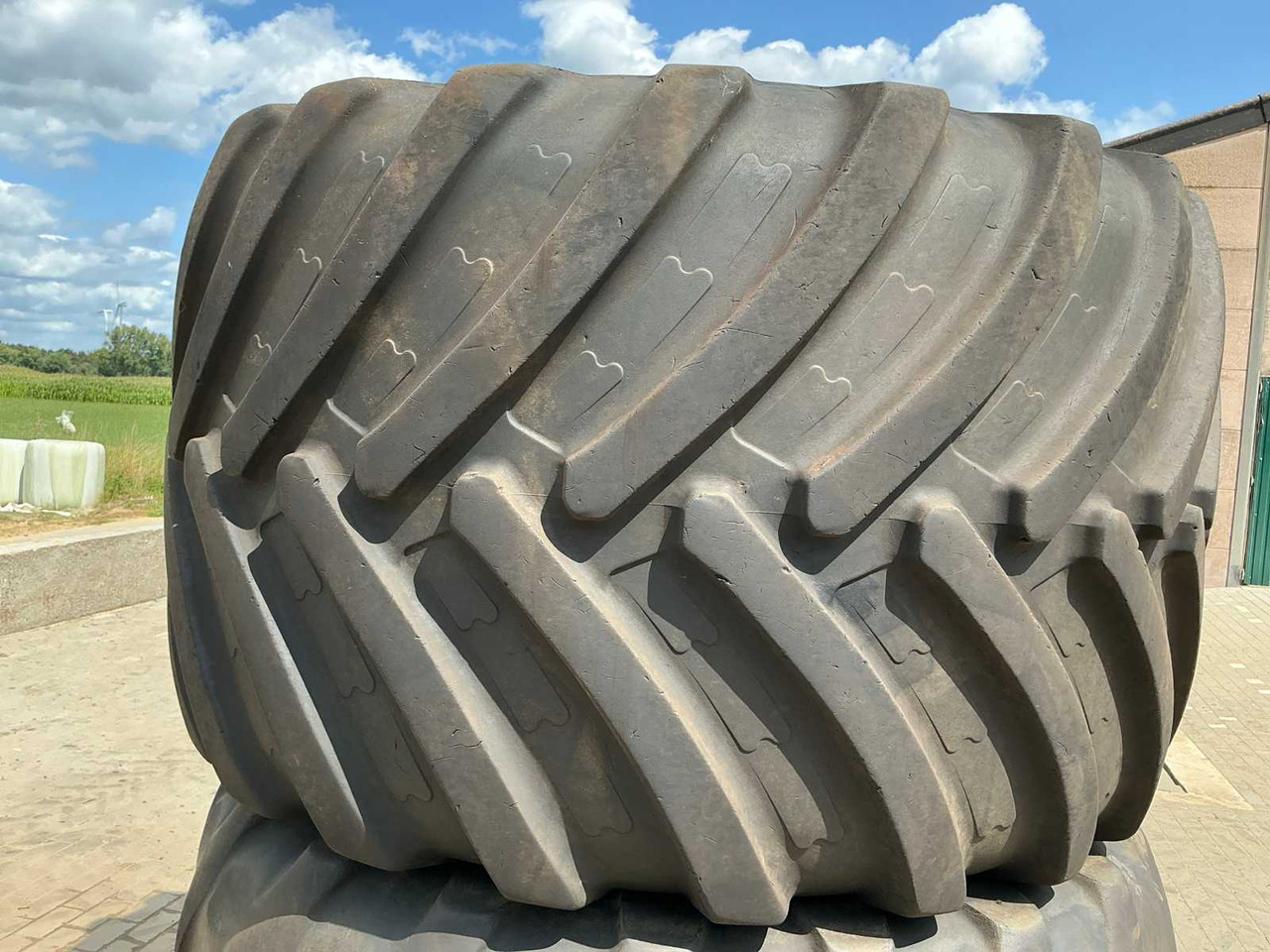 Michelin BKT - الإطارات والجنوط - جرار: صورة 4 Michelin BKT - الإطارات والجنوط - جرار: صورة 4