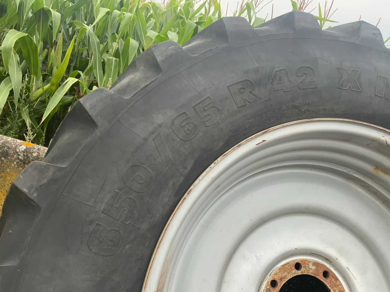 Michelin XM108 - الإطارات والجنوط - جرار: صورة 3 Michelin XM108 - الإطارات والجنوط - جرار: صورة 3