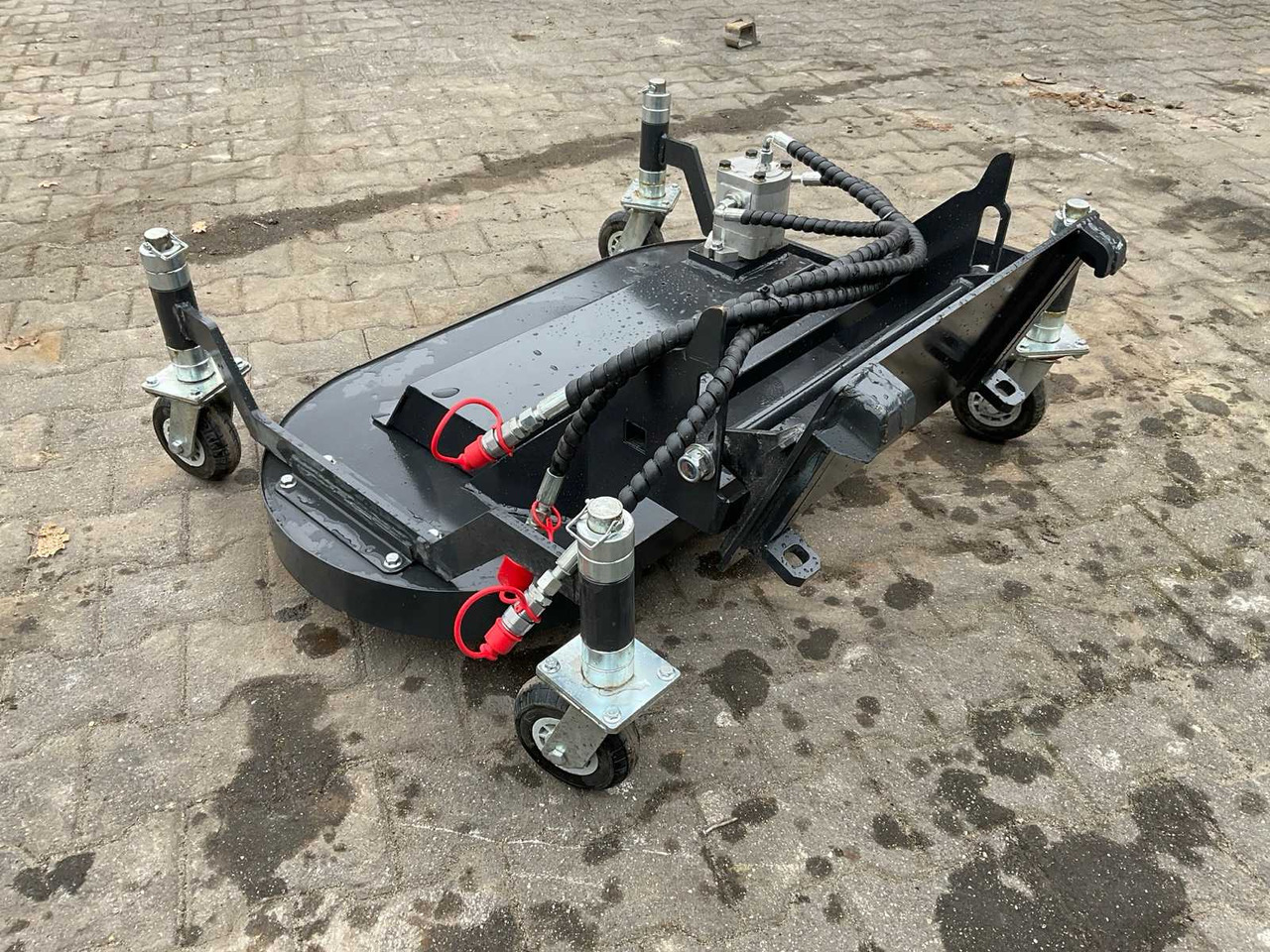Mowing topper (Avant wheel loader) - التقطيع جزازة/ ماكينات قطع الحشائش: صورة 5 Mowing topper (Avant wheel loader) - التقطيع جزازة/ ماكينات قطع الحشائش: صورة 5