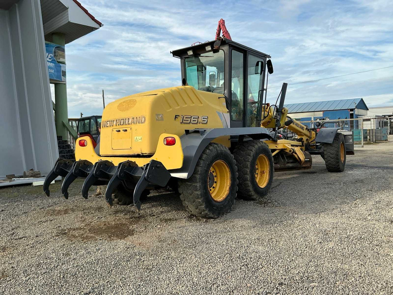 NEW HOLLAND F 156.6 - ممهدة: صورة 4 NEW HOLLAND F 156.6 - ممهدة: صورة 4