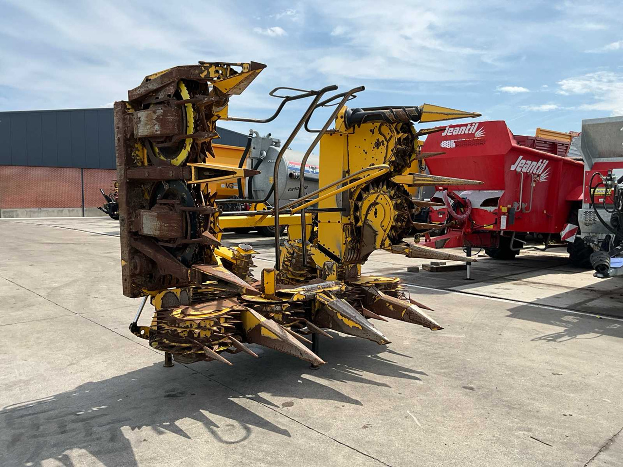 New Holland 440FI - حصادة الأعلاف: صورة 3 New Holland 440FI - حصادة الأعلاف: صورة 3