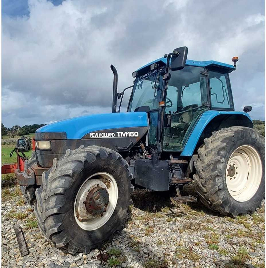 New Holland TM150 - جرار: صورة 1 New Holland TM150 - جرار: صورة 1