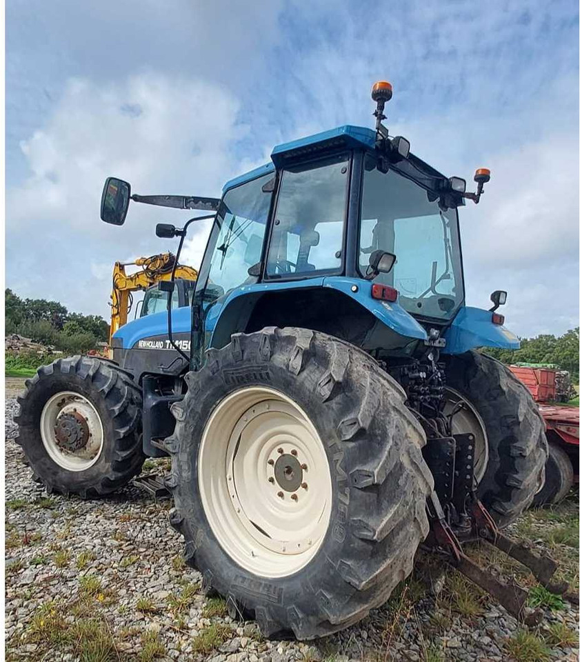 New Holland TM150 - جرار: صورة 2 New Holland TM150 - جرار: صورة 2