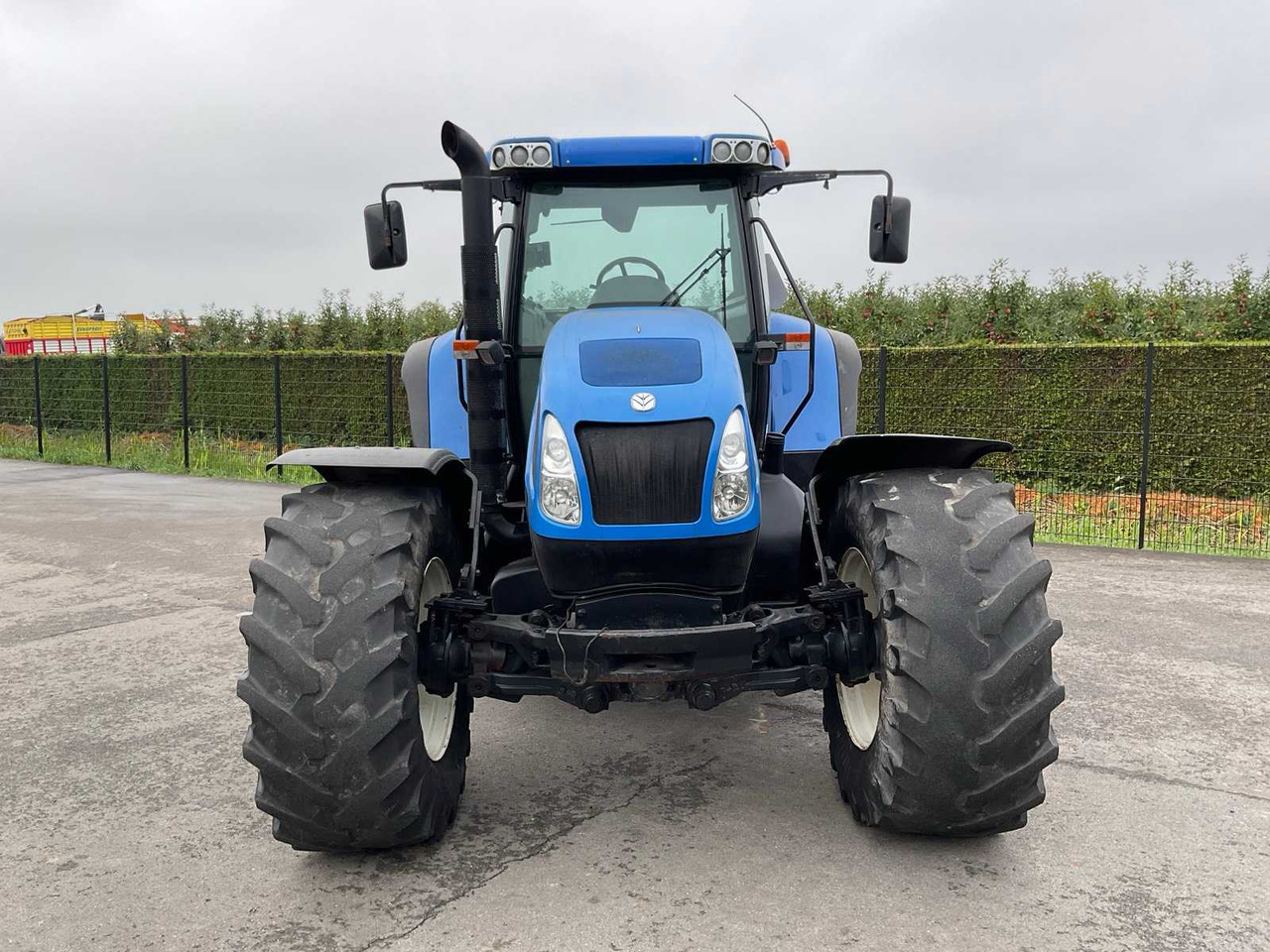 New Holland TVT145 - جرار: صورة 4 New Holland TVT145 - جرار: صورة 4