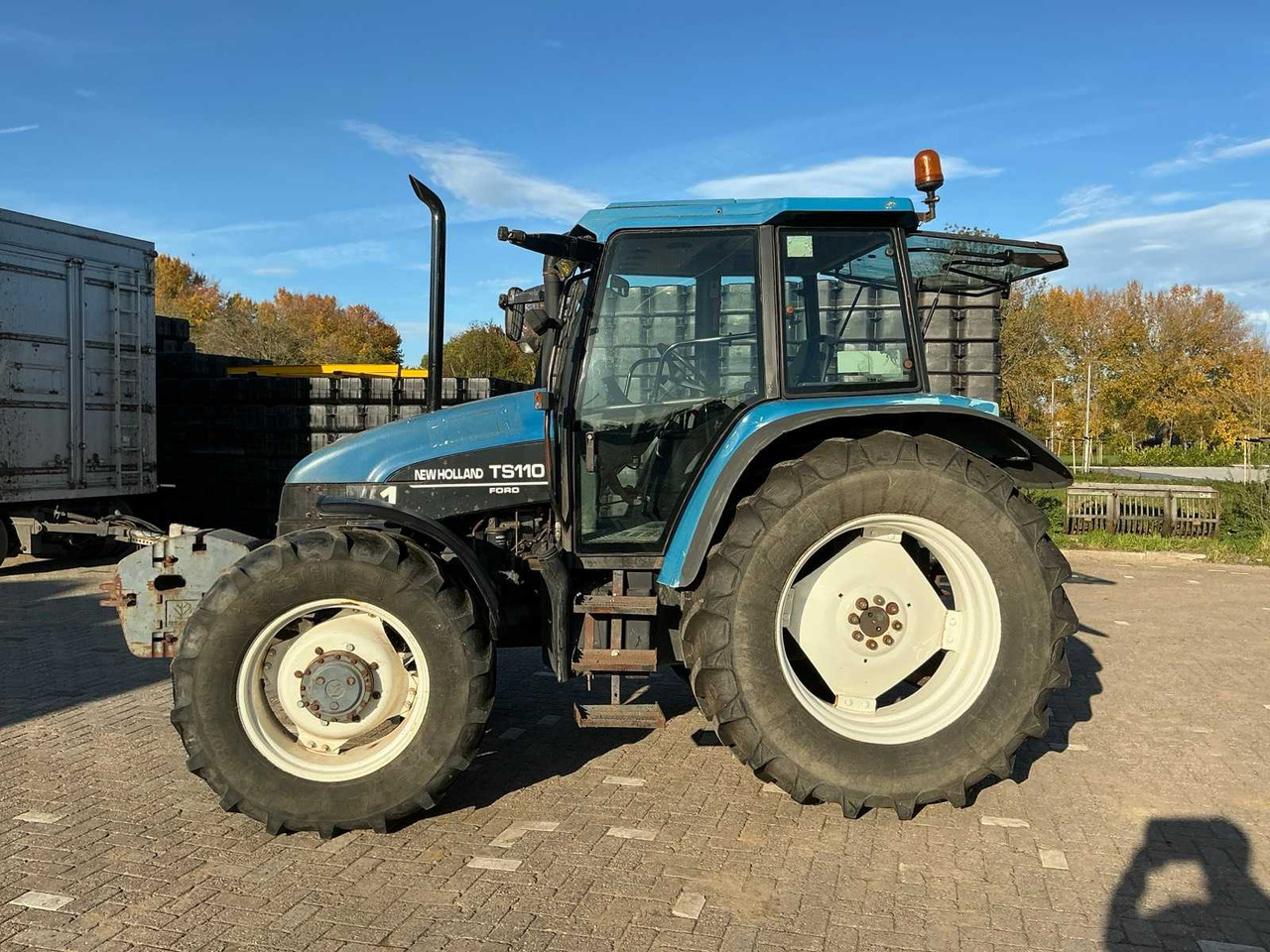 New holland 1999 NEW HOLLAND TS110 ALL-WHEEL DRIVE FARM TRACTOR - جرار: صورة 2 New holland 1999 NEW HOLLAND TS110 ALL-WHEEL DRIVE FARM TRACTOR - جرار: صورة 2