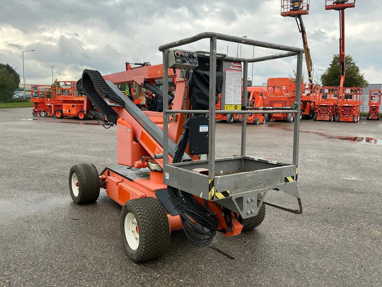 Nifty HR12NE - معدات الوصول: صورة 3 Nifty HR12NE - معدات الوصول: صورة 3