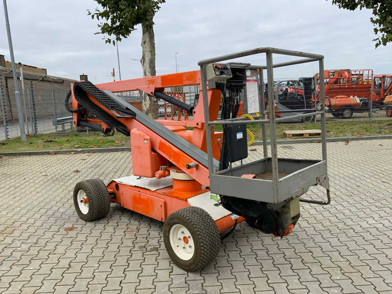 Niftylift Nifty HR12NE - معدات الوصول: صورة 4 Niftylift Nifty HR12NE - معدات الوصول: صورة 4