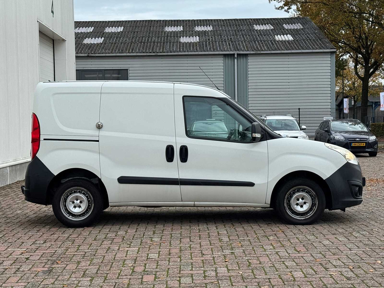 OPEL - COMBO - 1.3 CDTI L1H1 SPORT - COMMERCIAL VEHICLE - شاحنة التوصيل: صورة 4 OPEL - COMBO - 1.3 CDTI L1H1 SPORT - COMMERCIAL VEHICLE - شاحنة التوصيل: صورة 4