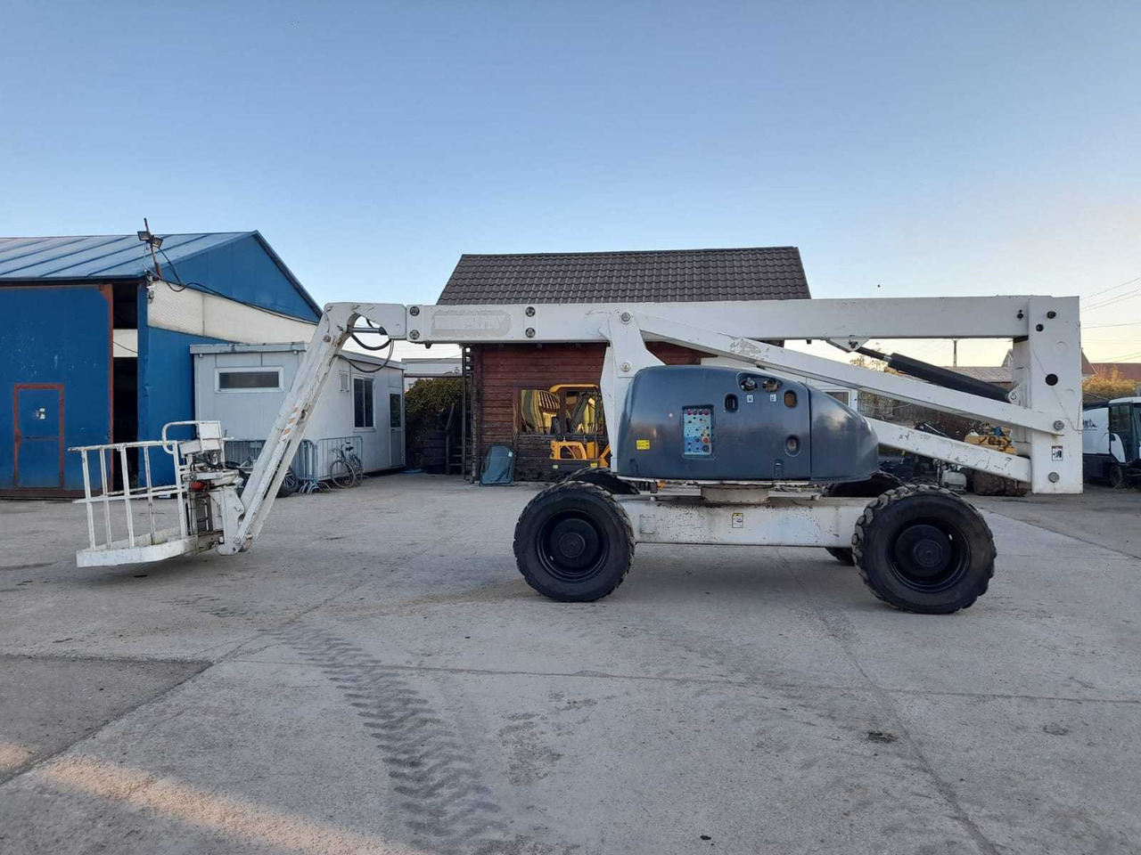 PINGUELY- HAULOTTE - HA20PX - AERIAL WORK PLATFORMS - 2004 - معدات الوصول: صورة 4 PINGUELY- HAULOTTE - HA20PX - AERIAL WORK PLATFORMS - 2004 - معدات الوصول: صورة 4