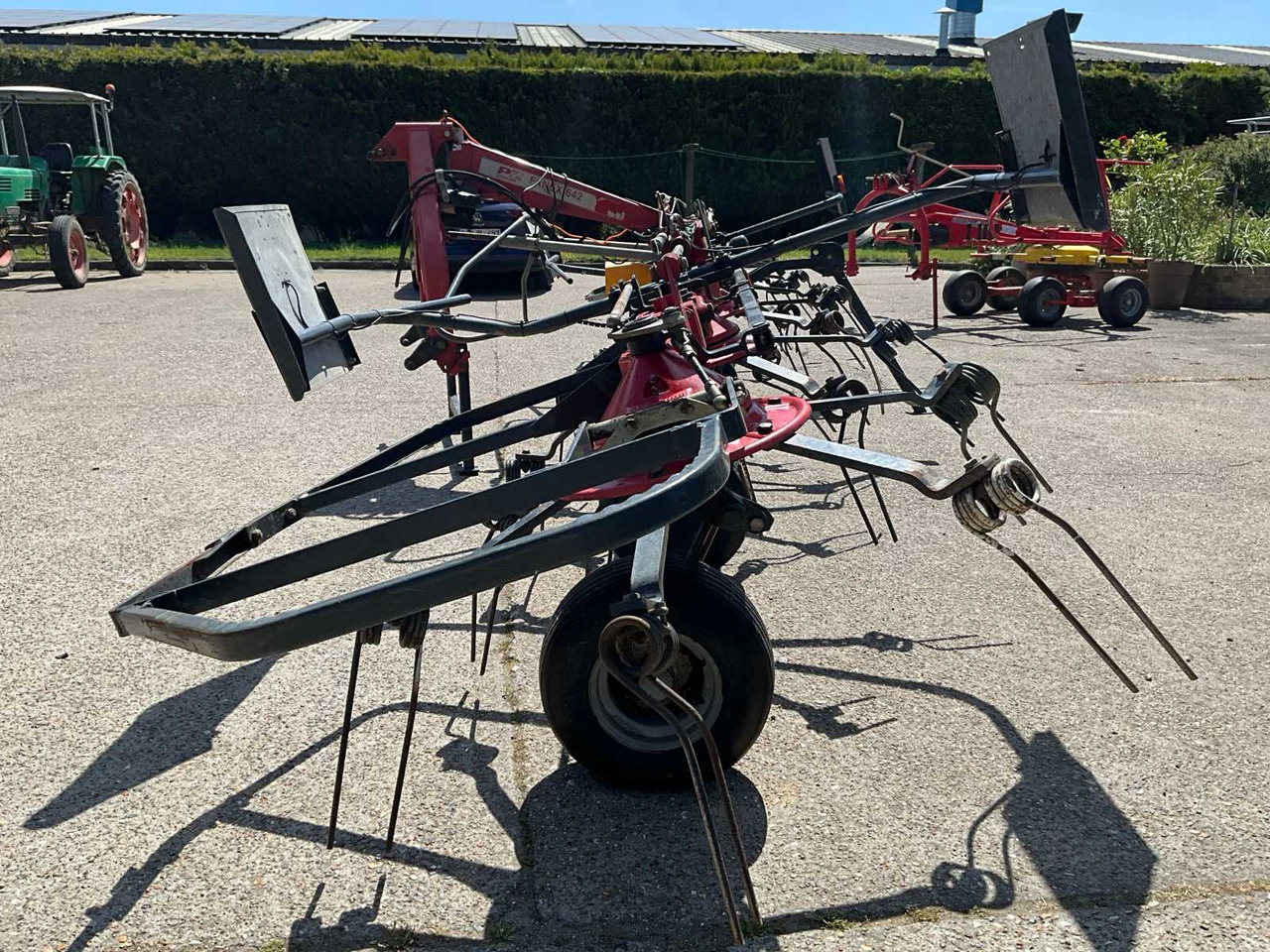 PZ Greenland Fanex 642 - زحافة: صورة 3 PZ Greenland Fanex 642 - زحافة: صورة 3