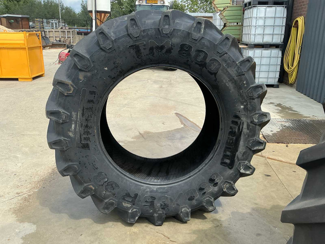 Pirelli TM800 - الإطارات والجنوط - جرار: صورة 4 Pirelli TM800 - الإطارات والجنوط - جرار: صورة 4