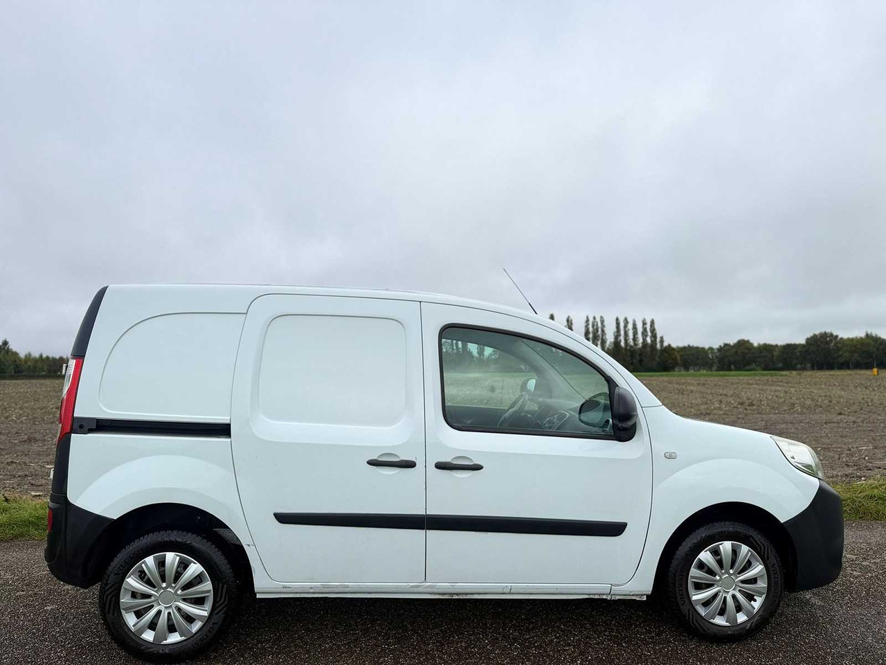 RENAULT - KANGOO EXPRESS - 1.5 DCI 90 EXBL.ES&S - VH-160-H - شاحنة التوصيل: صورة 4 RENAULT - KANGOO EXPRESS - 1.5 DCI 90 EXBL.ES&S - VH-160-H - شاحنة التوصيل: صورة 4