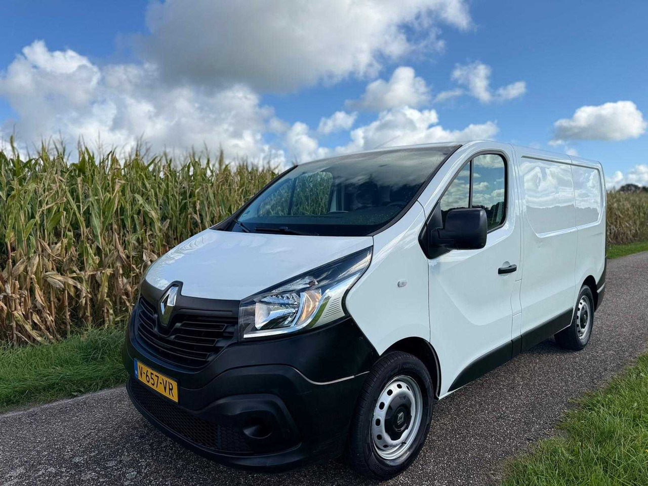 RENAULT - TRAFIC - 1.6 DCI T27 L1H1 COM - V-657-VR - شاحنة التوصيل: صورة 1 RENAULT - TRAFIC - 1.6 DCI T27 L1H1 COM - V-657-VR - شاحنة التوصيل: صورة 1