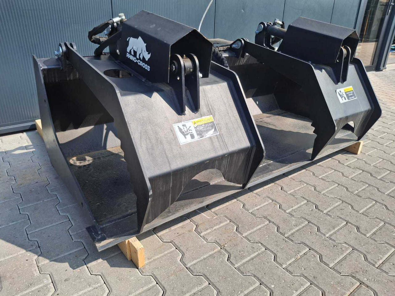 Rhino-cross Grapple Bucket 72 inch - ملحق - آلات البناء: صورة 2 Rhino-cross Grapple Bucket 72 inch - ملحق - آلات البناء: صورة 2