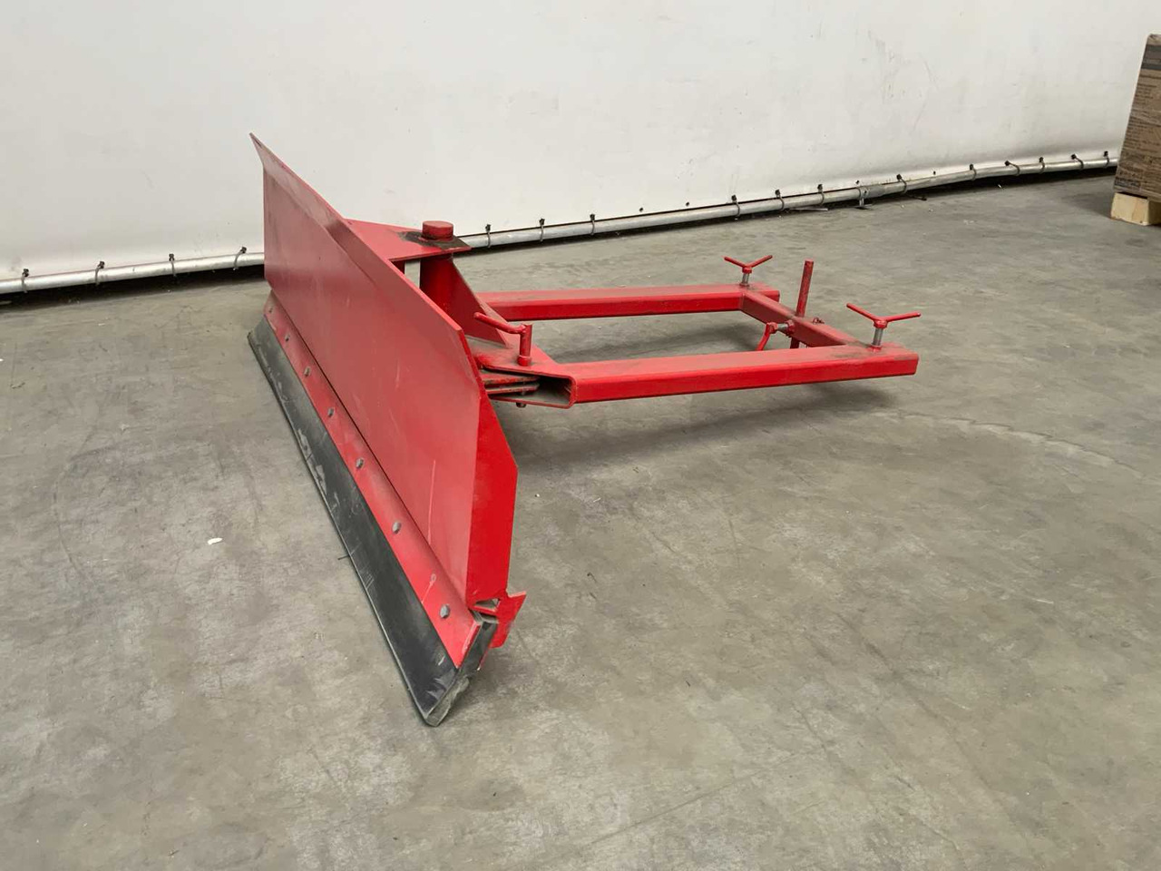 Snow plow - كاسحة ثلوج: صورة 1 Snow plow - كاسحة ثلوج: صورة 1
