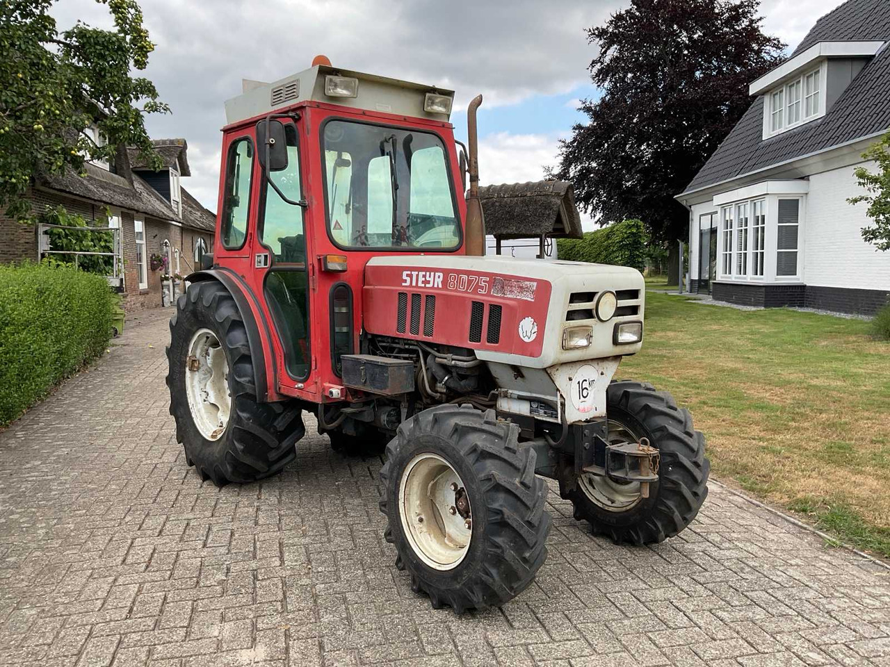Steyr 8075 - جرار صغير: صورة 5 Steyr 8075 - جرار صغير: صورة 5