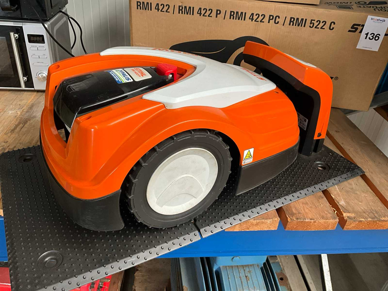 Stihl RMI422.2 - جزازة أعشاب الحدائق: صورة 1 Stihl RMI422.2 - جزازة أعشاب الحدائق: صورة 1