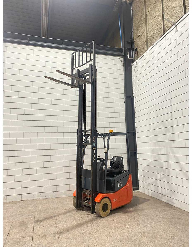 TOYOTA - 2012 - 7FBEST13 - FORKLIFT - SIDE-SHIFT - رافعة شوكية: صورة 3 TOYOTA - 2012 - 7FBEST13 - FORKLIFT - SIDE-SHIFT - رافعة شوكية: صورة 3