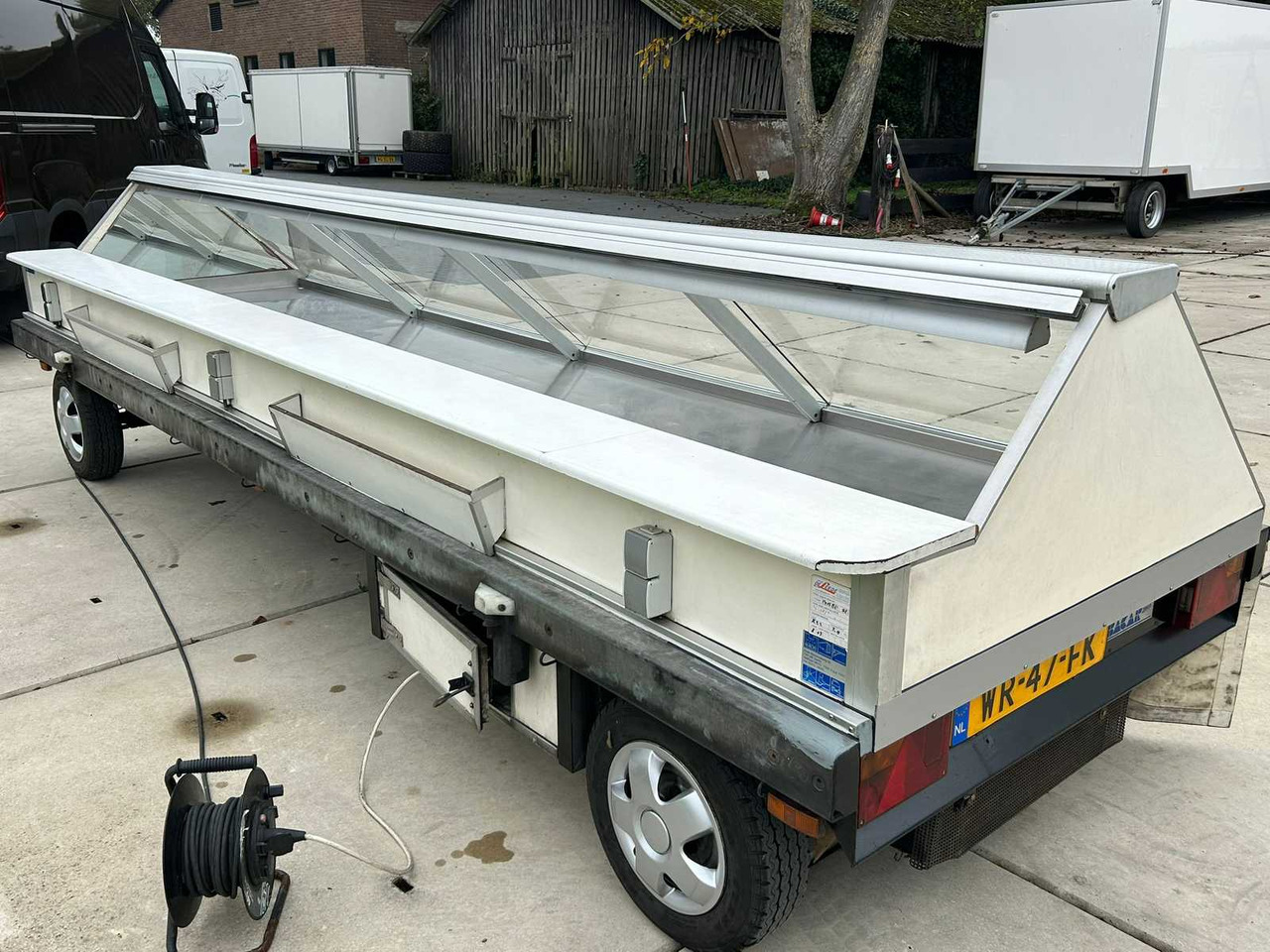 TRIAS SALES TRAILER - عربة مقطورة: صورة 1 TRIAS SALES TRAILER - عربة مقطورة: صورة 1