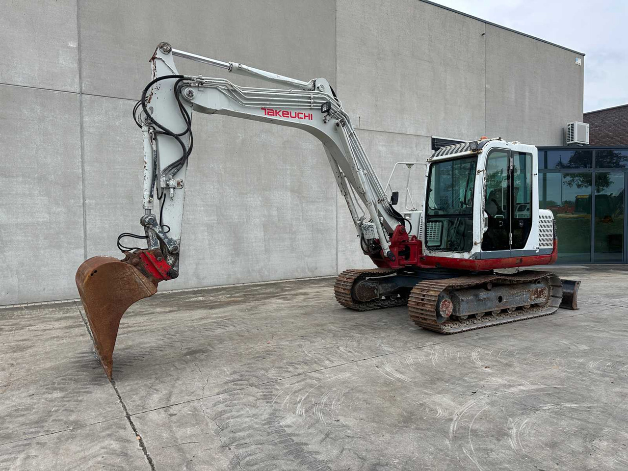 Takeuchi TAKEUCHI - 2007 - TB175 - MIDI EXCAVATOR - حفار زحاف: صورة 1 Takeuchi TAKEUCHI - 2007 - TB175 - MIDI EXCAVATOR - حفار زحاف: صورة 1