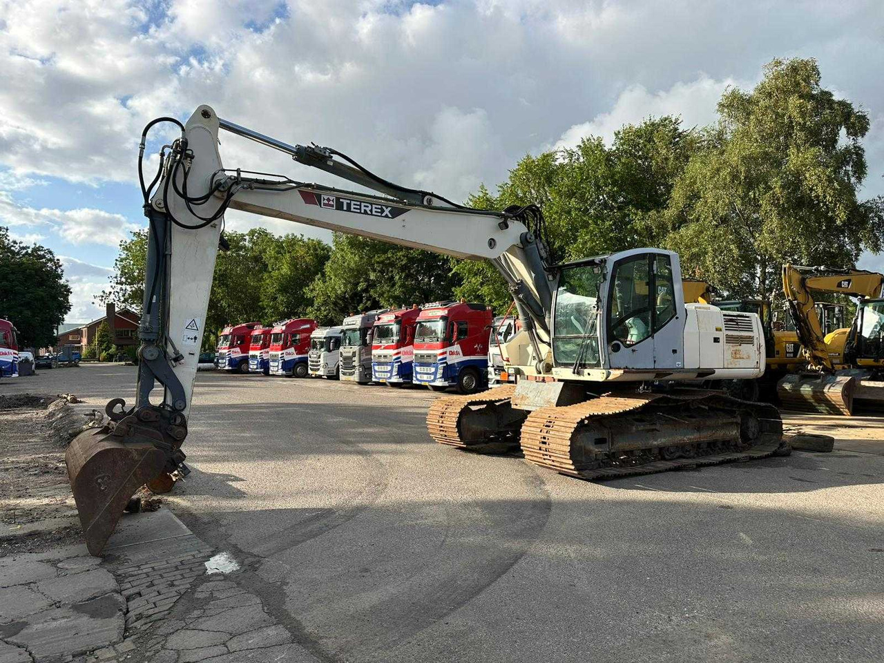 Terex TC240LC - حفار زحاف: صورة 1 Terex TC240LC - حفار زحاف: صورة 1