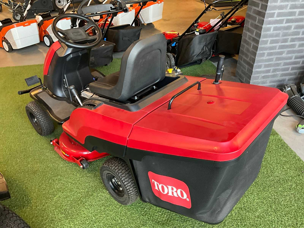 جزازة أعشاب الحدائق Toro ES3200DC: صورة 6 جزازة أعشاب الحدائق Toro ES3200DC: صورة 6