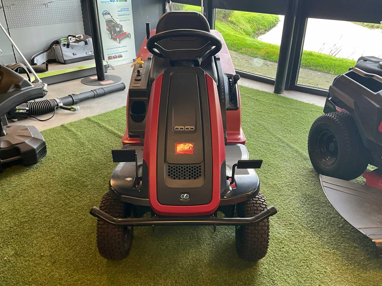 Toro ES3200DC - جزازة أعشاب الحدائق: صورة 2 Toro ES3200DC - جزازة أعشاب الحدائق: صورة 2