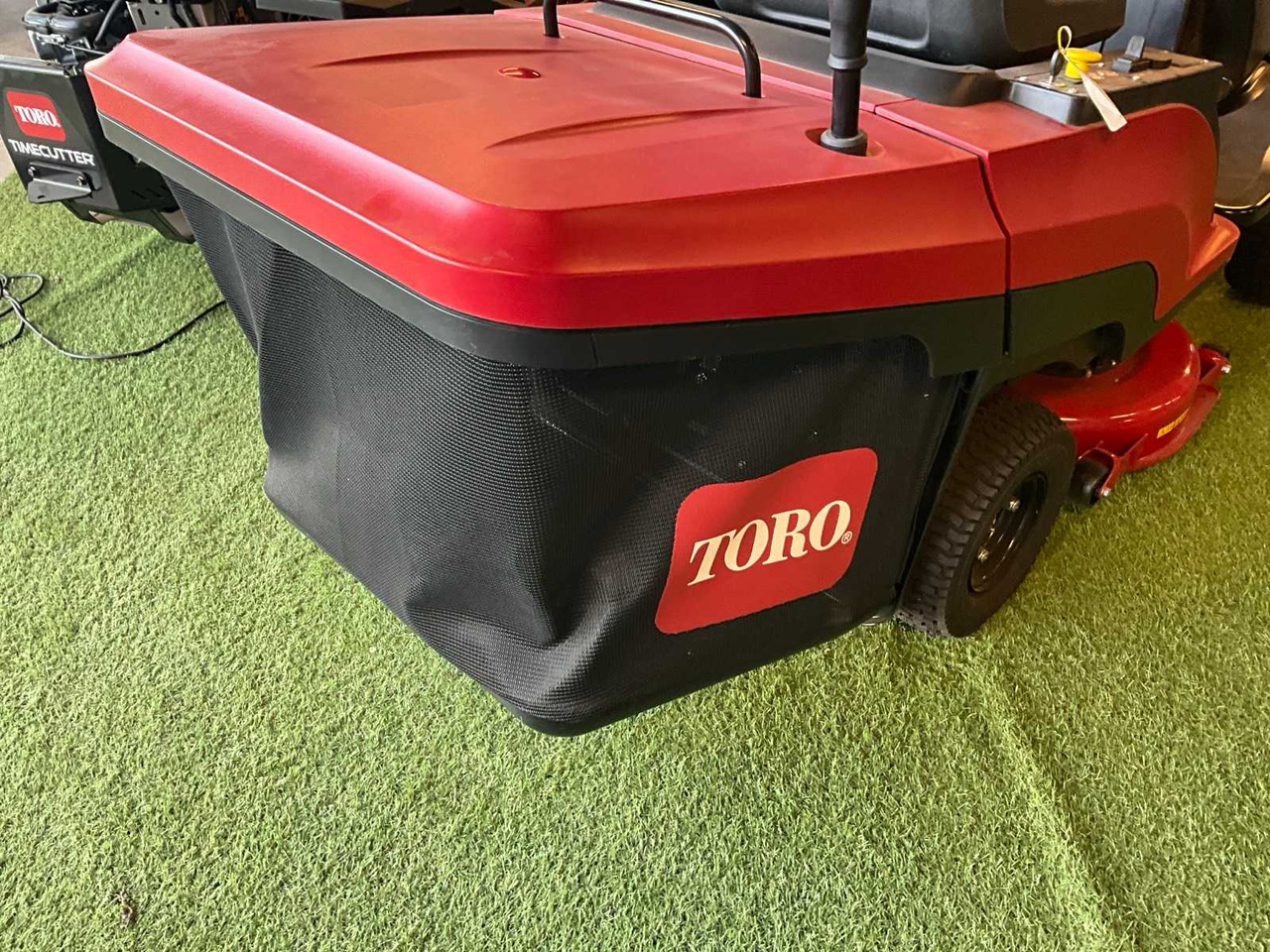 جزازة أعشاب الحدائق Toro ES3200DC: صورة 8 جزازة أعشاب الحدائق Toro ES3200DC: صورة 8
