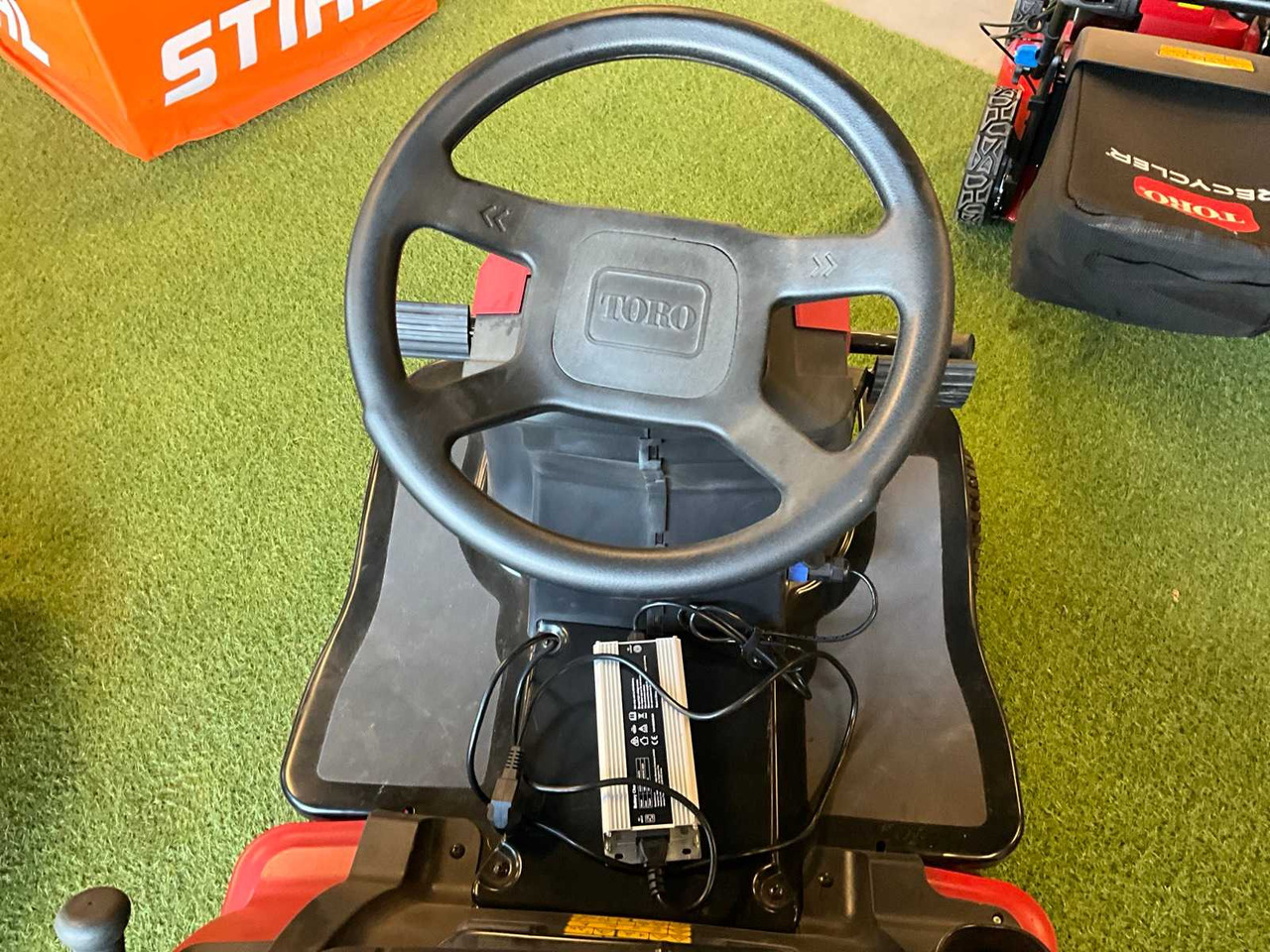 جزازة أعشاب الحدائق Toro ES3200DC: صورة 10 جزازة أعشاب الحدائق Toro ES3200DC: صورة 10