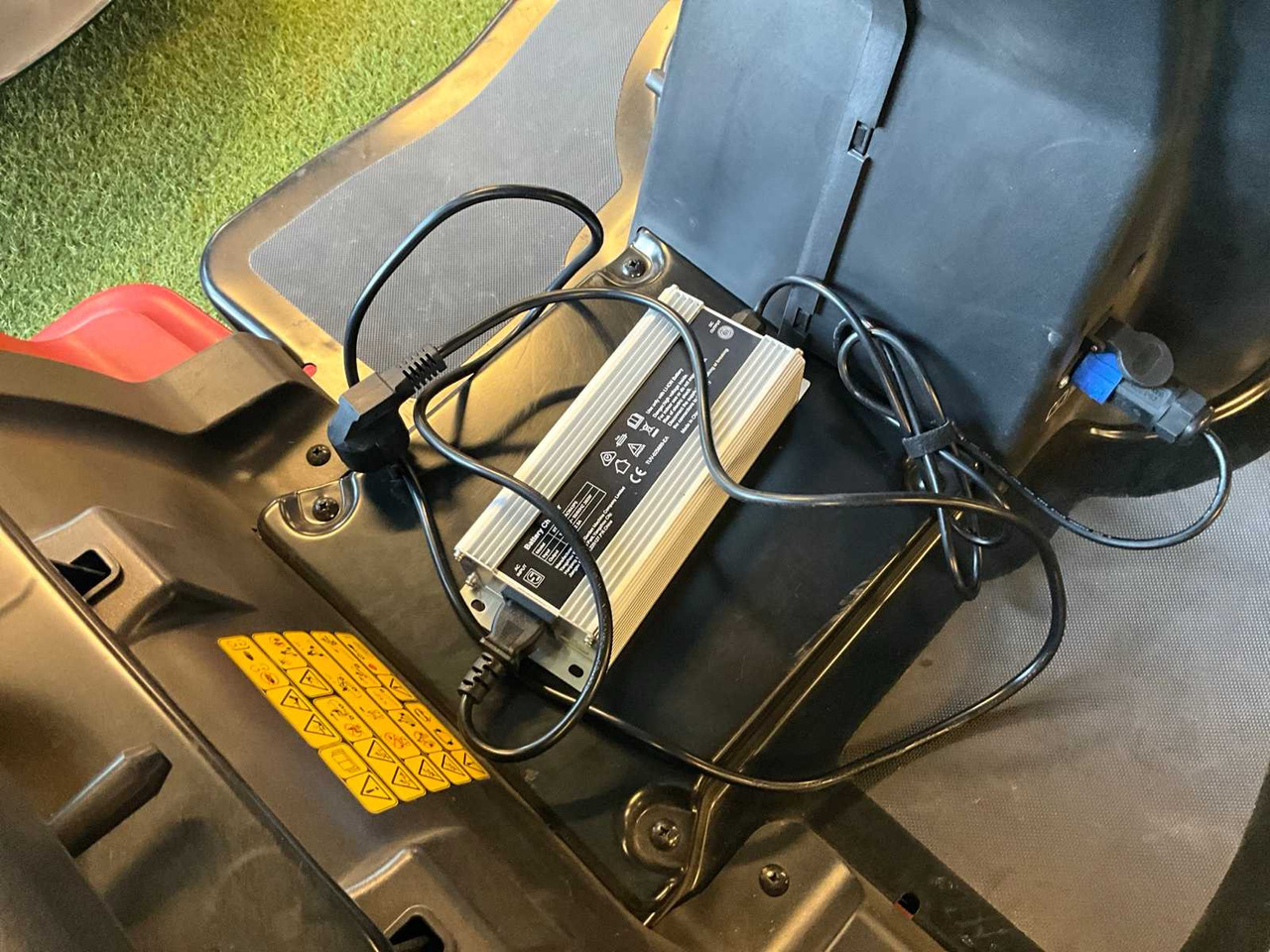 جزازة أعشاب الحدائق Toro ES3200DC: صورة 12 جزازة أعشاب الحدائق Toro ES3200DC: صورة 12