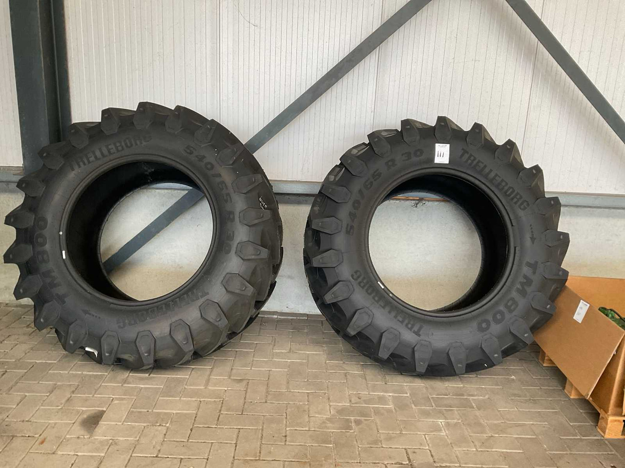 Trelleborg TM800 - الإطارات والجنوط - جرار: صورة 1 Trelleborg TM800 - الإطارات والجنوط - جرار: صورة 1