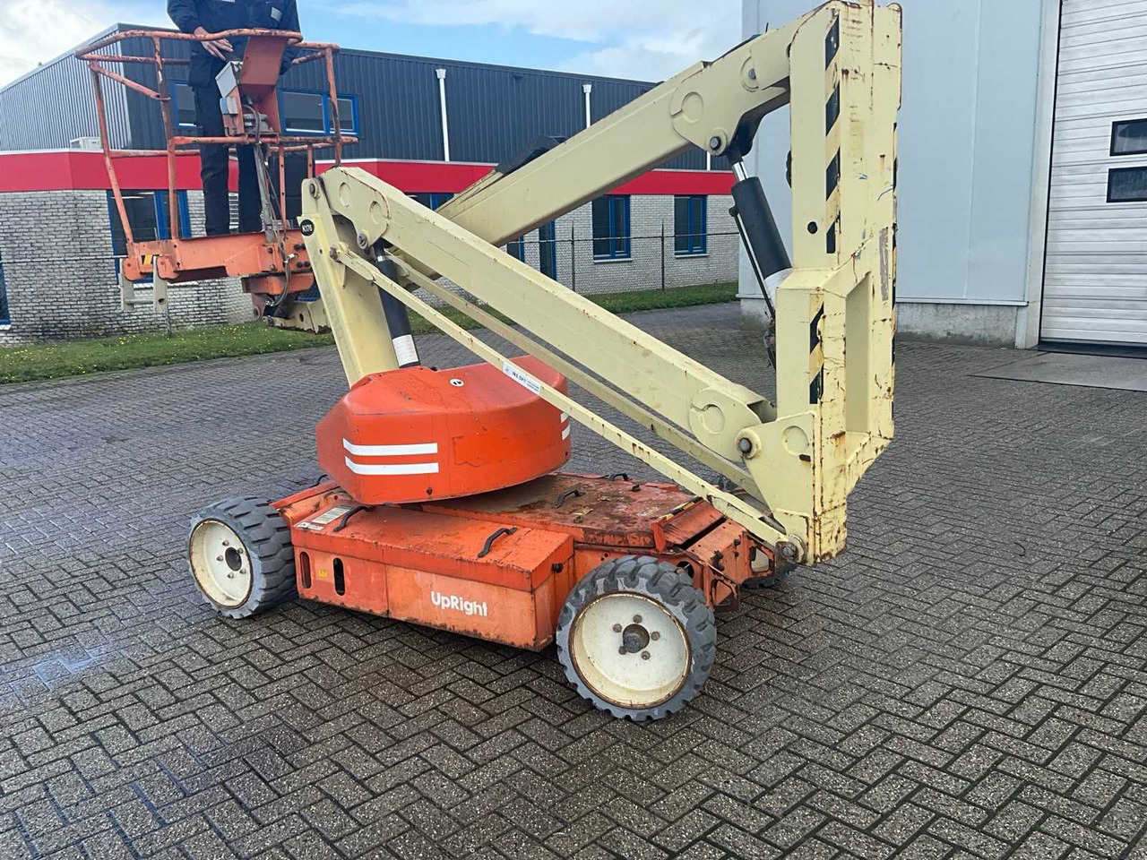 "UPRIGHT" - AB38N - ARTICULATED TELESCOPIC BOOM LIFT - 2007 - معدات الوصول: صورة 4 "UPRIGHT" - AB38N - ARTICULATED TELESCOPIC BOOM LIFT - 2007 - معدات الوصول: صورة 4