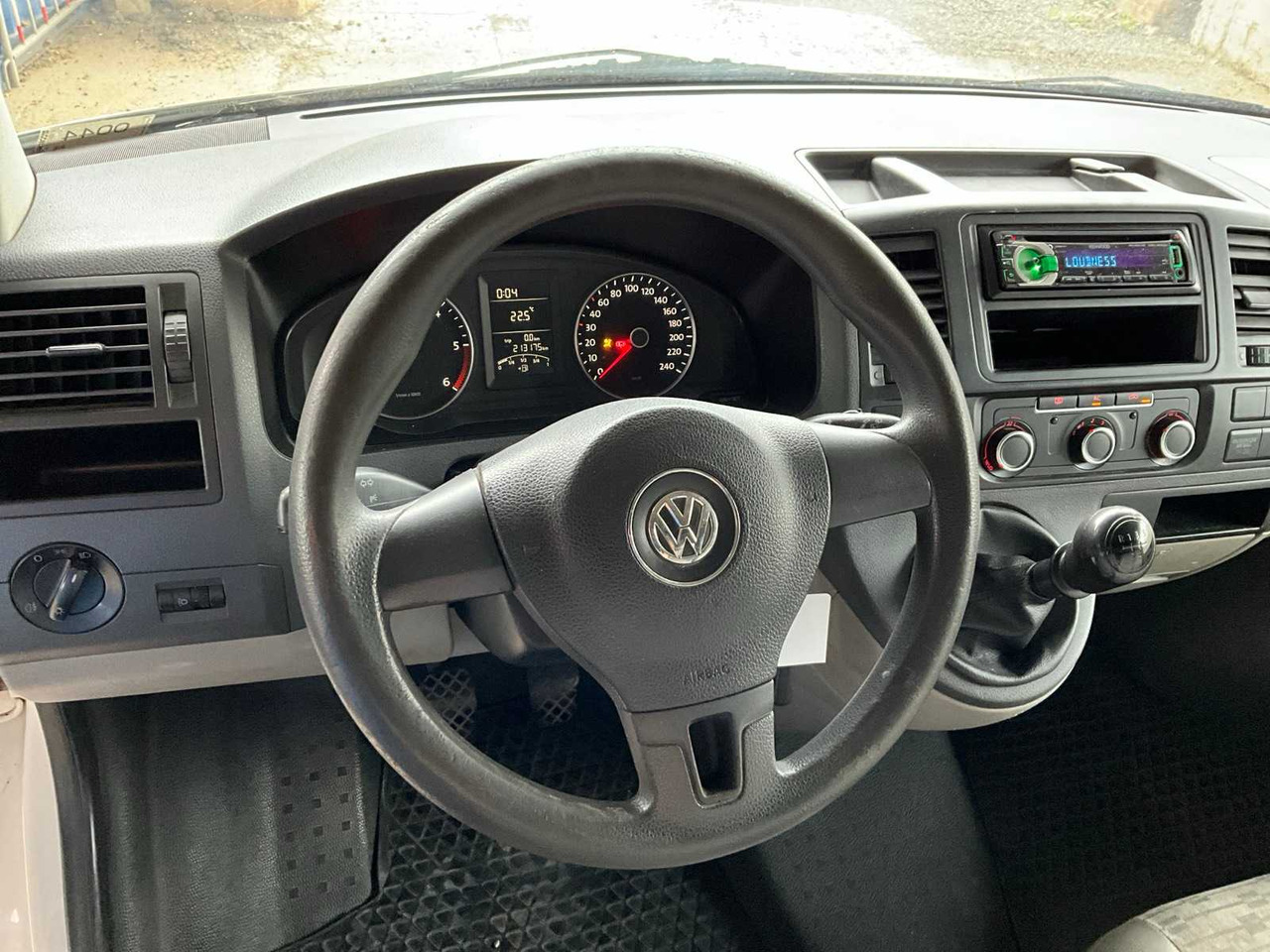 شاحنة التوصيل VOLKSWAGEN TRANSPORTER VANS: صورة 8