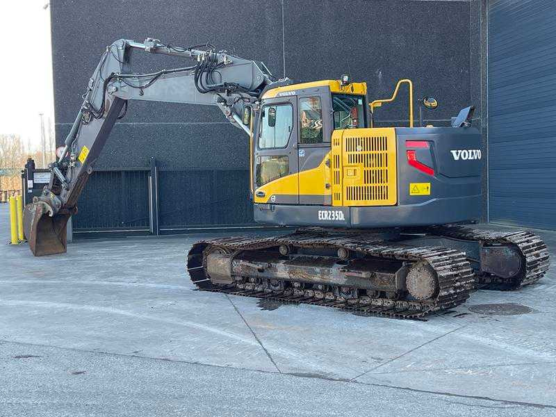 VOLVO - 2014 - ECR 235 DL - CRAWLER EXCAVATOR - حفارة دولاب: صورة 2 VOLVO - 2014 - ECR 235 DL - CRAWLER EXCAVATOR - حفارة دولاب: صورة 2