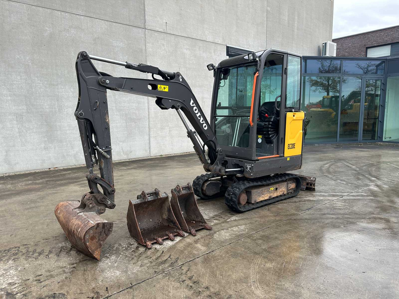 VOLVO - 2020 - EC20E - MINI EXCAVATOR - حفارة مُصَّغرة: صورة 1 VOLVO - 2020 - EC20E - MINI EXCAVATOR - حفارة مُصَّغرة: صورة 1