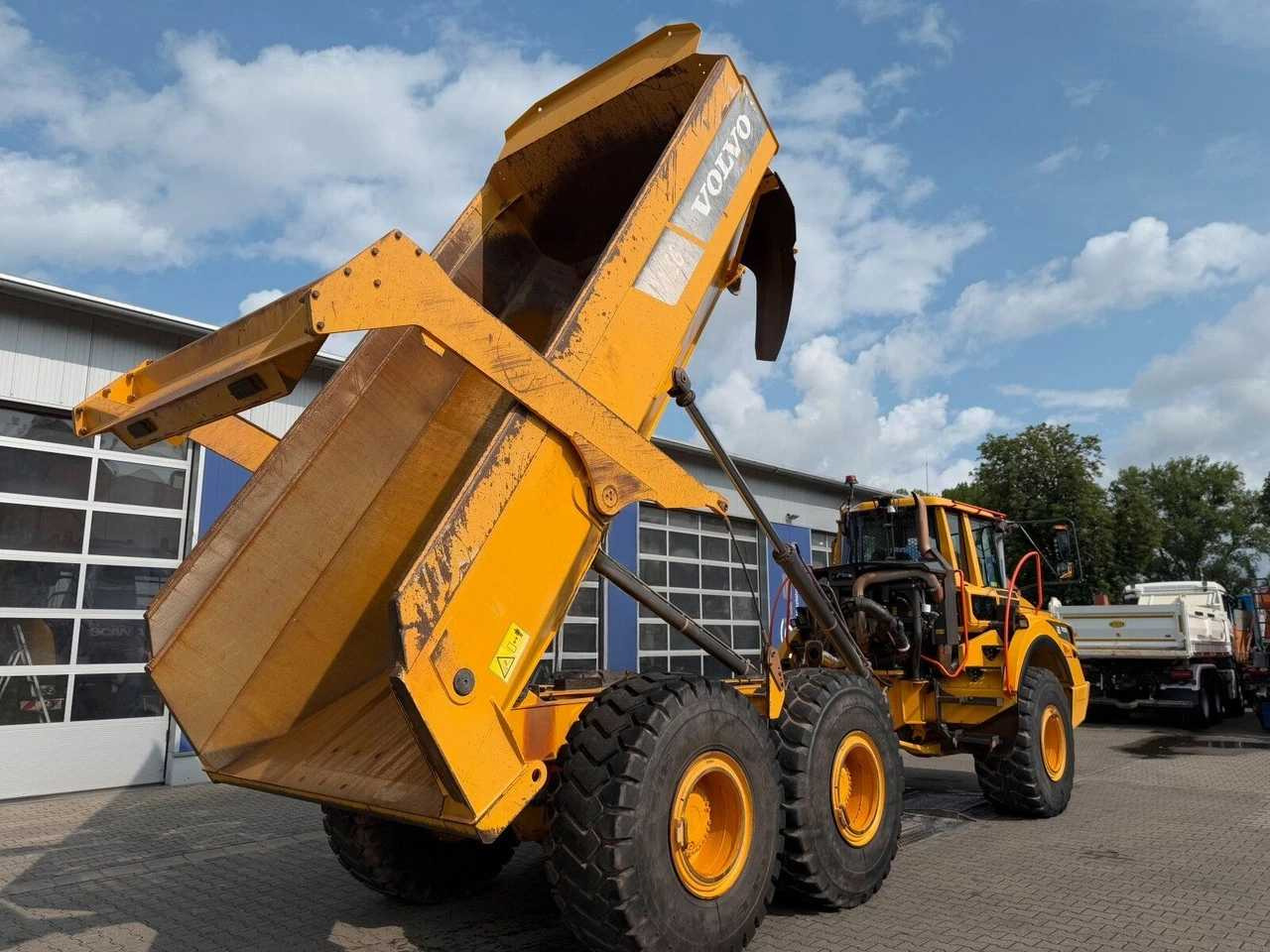 VOLVO - 2021 - A25G - DUMPER - شاحنة قلابة صغيرة: صورة 3 VOLVO - 2021 - A25G - DUMPER - شاحنة قلابة صغيرة: صورة 3