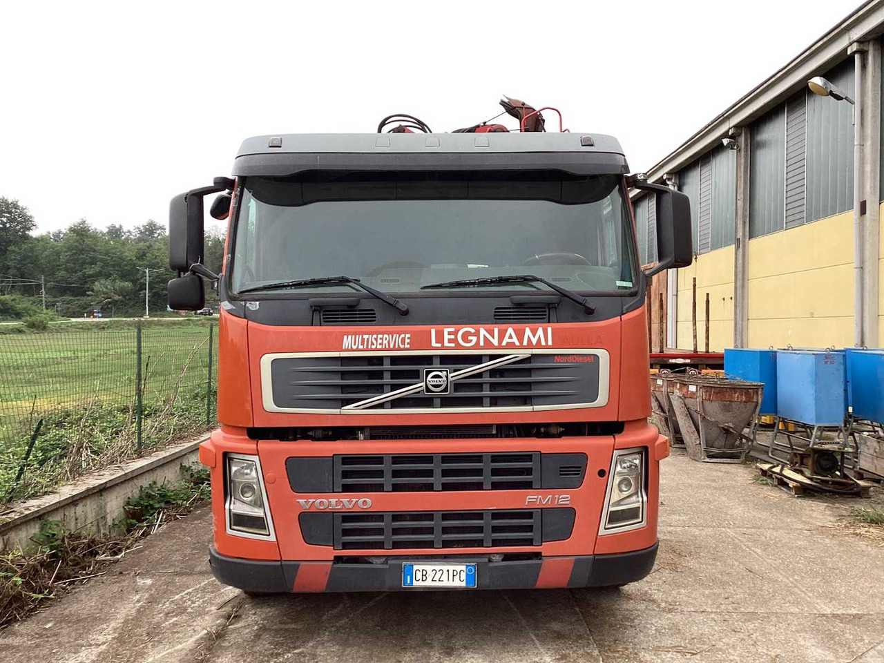 VOLVO - FM12.460 - TRUCK WITH TRAILER - 2002 - شاحنة: صورة 2 VOLVO - FM12.460 - TRUCK WITH TRAILER - 2002 - شاحنة: صورة 2