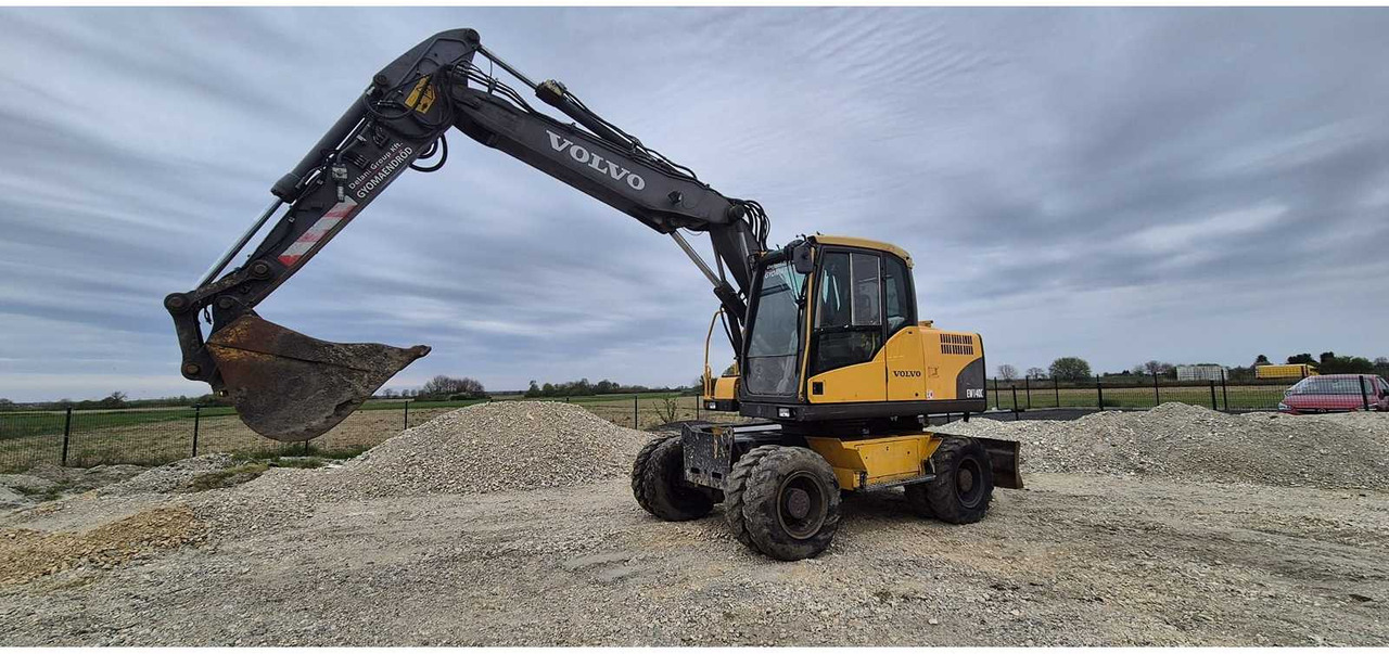 Volvo Construction Equipment EW140C - حفارة دولاب: صورة 2 Volvo Construction Equipment EW140C - حفارة دولاب: صورة 2
