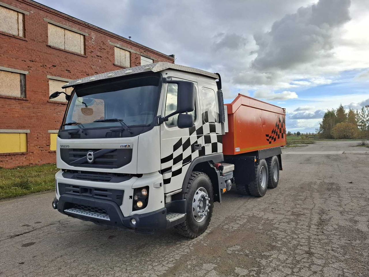 Volvo FM460 - شاحنة التعدين: صورة 2 Volvo FM460 - شاحنة التعدين: صورة 2