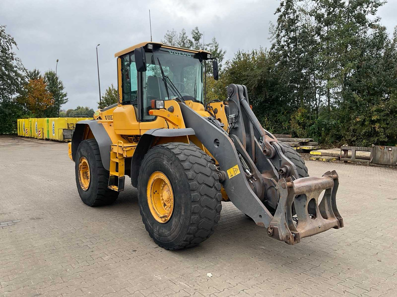 Volvo L120F - اللودر بعجل: صورة 3 Volvo L120F - اللودر بعجل: صورة 3