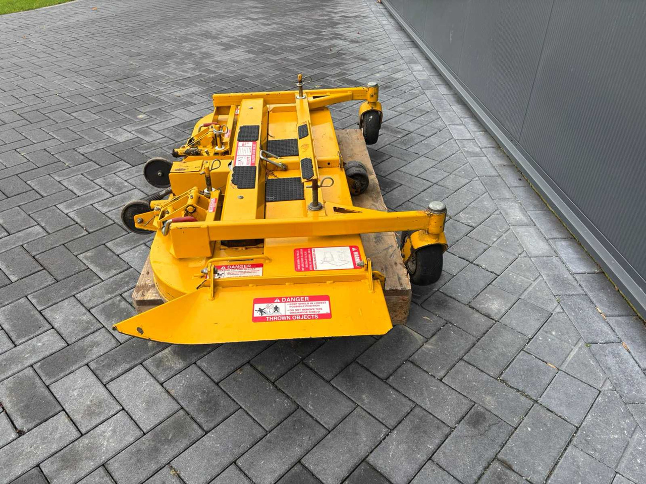 Walker - جزازة أعشاب الحدائق: صورة 2 Walker - جزازة أعشاب الحدائق: صورة 2