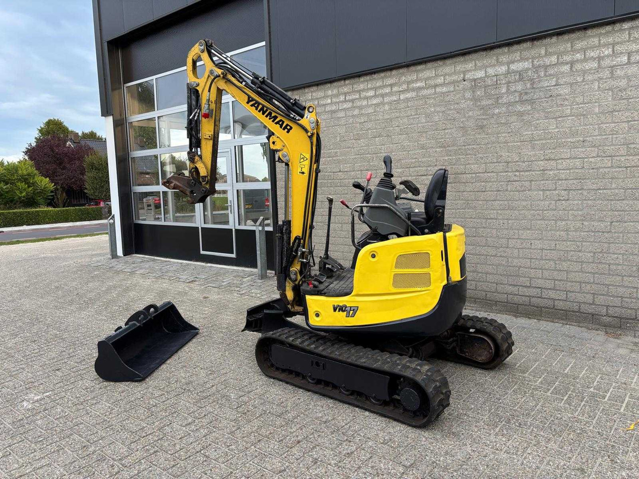 YANMAR - 2018 - VIO 17 - MINI EXCAVATOR - حفارة مُصَّغرة: صورة 3 YANMAR - 2018 - VIO 17 - MINI EXCAVATOR - حفارة مُصَّغرة: صورة 3