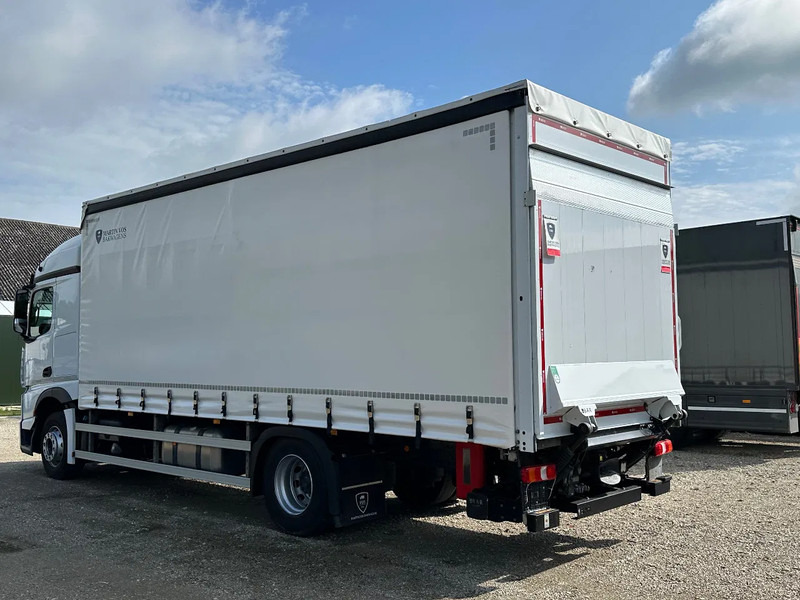 Mercedes-Benz Actros 1843 ACTROS 1843L 2022. 183432km Schuifzeil met Laadklep 2000kg - شاحنة ستارة: صورة 5 Mercedes-Benz Actros 1843 ACTROS 1843L 2022. 183432km Schuifzeil met Laadklep 2000kg - شاحنة ستارة: صورة 5