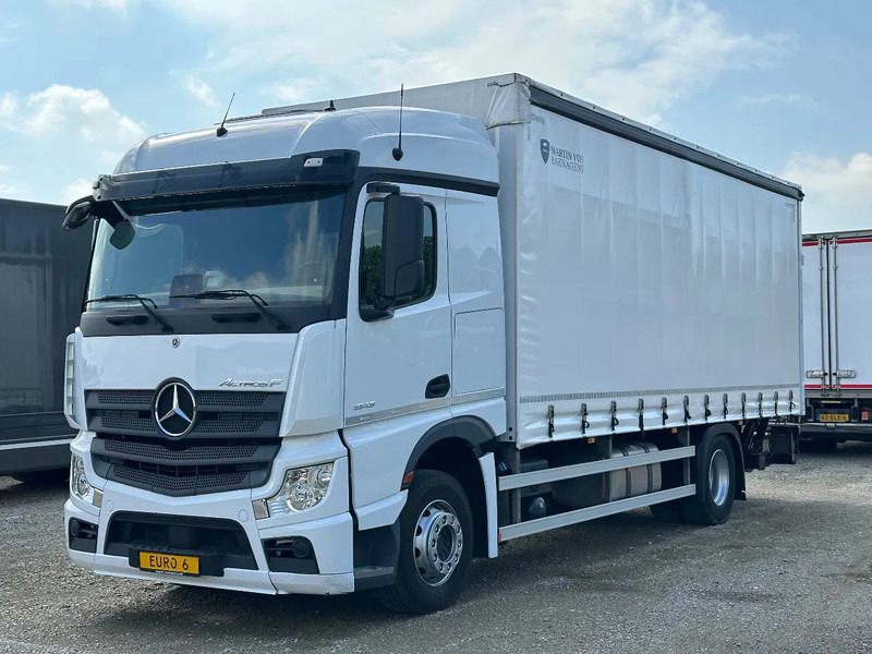 Mercedes-Benz Actros 1843 ACTROS 1843L 2022. 183432km Schuifzeil met Laadklep 2000kg - شاحنة ستارة: صورة 1 Mercedes-Benz Actros 1843 ACTROS 1843L 2022. 183432km Schuifzeil met Laadklep 2000kg - شاحنة ستارة: صورة 1