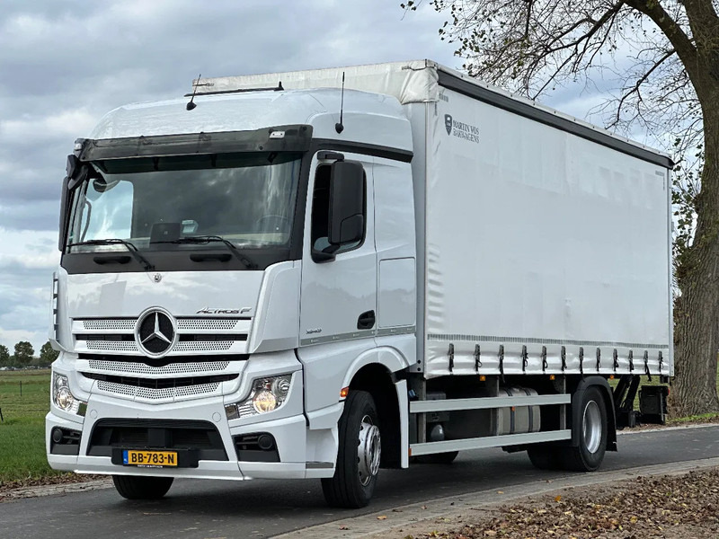 Mercedes-Benz Actros ACTROS 1843L 2022. 183432km Schuifzeil met Laadklep 2000kg - شاحنة ستارة: صورة 1 Mercedes-Benz Actros ACTROS 1843L 2022. 183432km Schuifzeil met Laadklep 2000kg - شاحنة ستارة: صورة 1